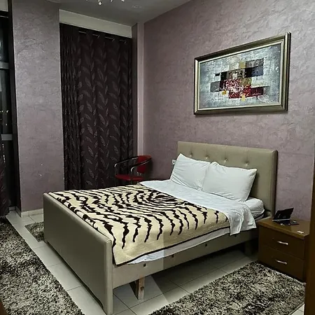 Gjuta فندق Farke e Madhe