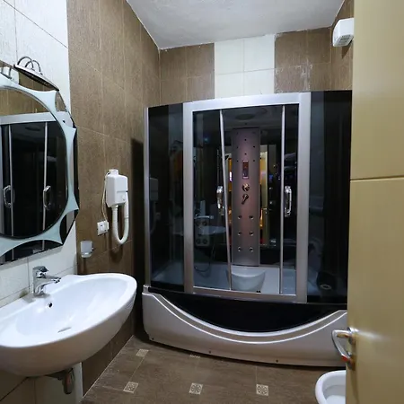 Gjuta Hotel 4*