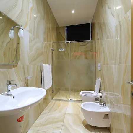 Gjuta فندق Farke e Madhe